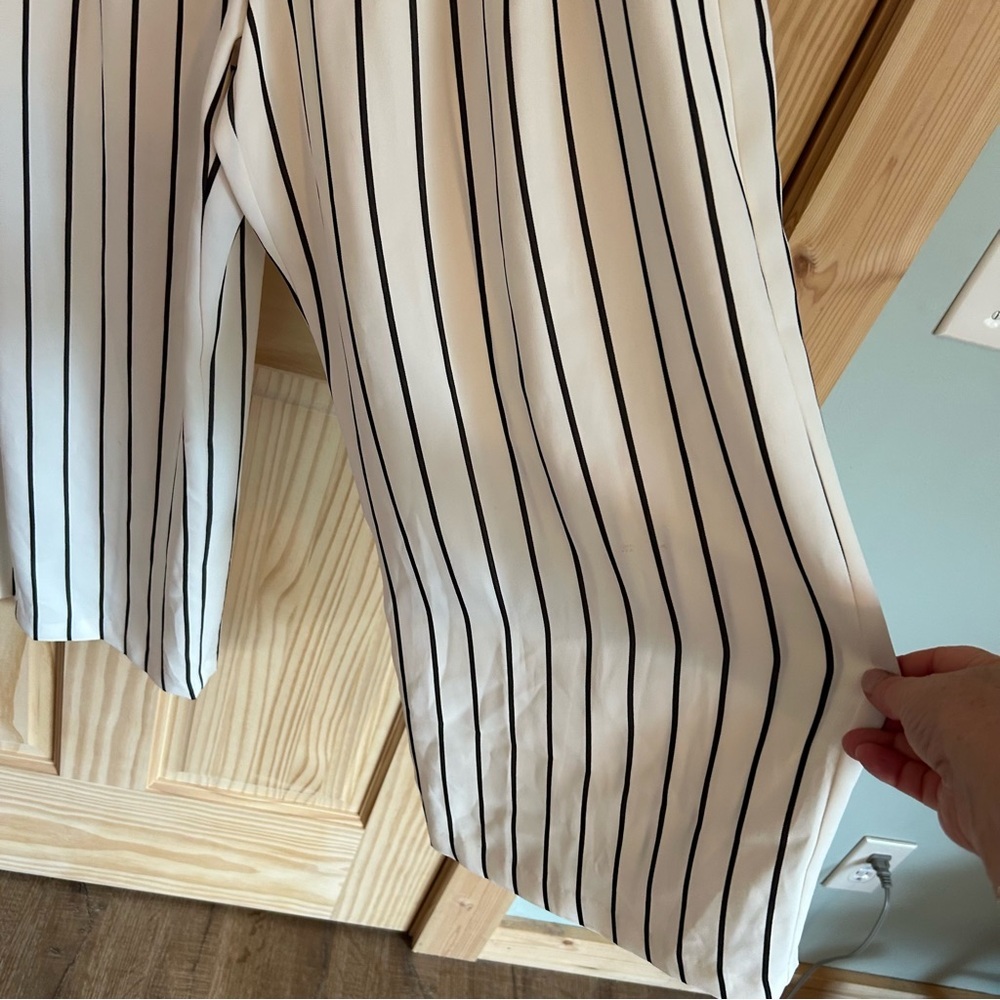 Topshop High Waist Wide Leg Crop Trousers. Size 6. - Picture 7 of 15